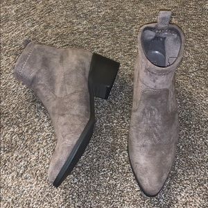 Boots Forever21  6  W